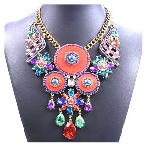 Statement necklace